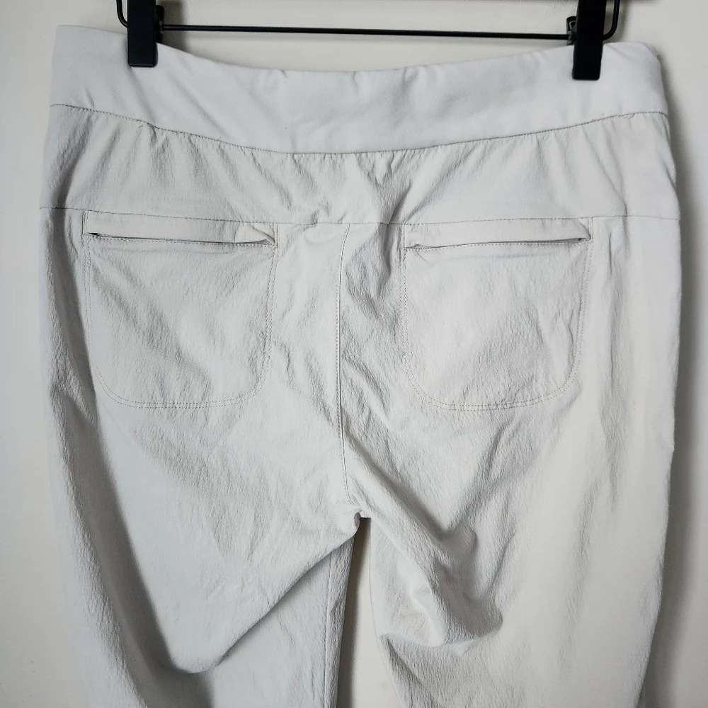 Athleta | Trekkie Hike Straight Leg Pant in Birch Grey - Size 6 - Picture 9 of 14